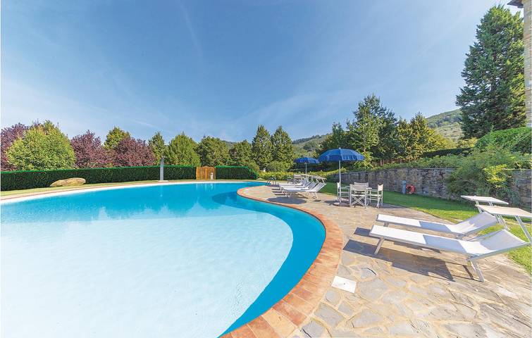 Location de vacances pour 6 personnes, avec jardin ainsi que terrasse et piscine à Arezzo - 3