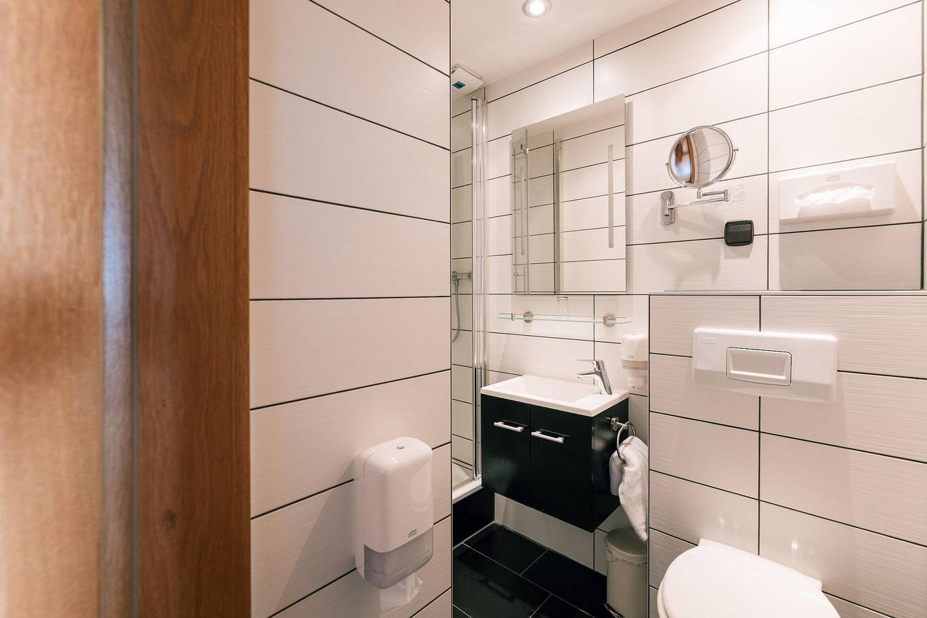 Einzelzimmer, Dusche, Wc in Einbeck, Weser Hills