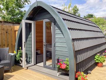 Gîte pour 2 personnes, avec jardin dans Highlands