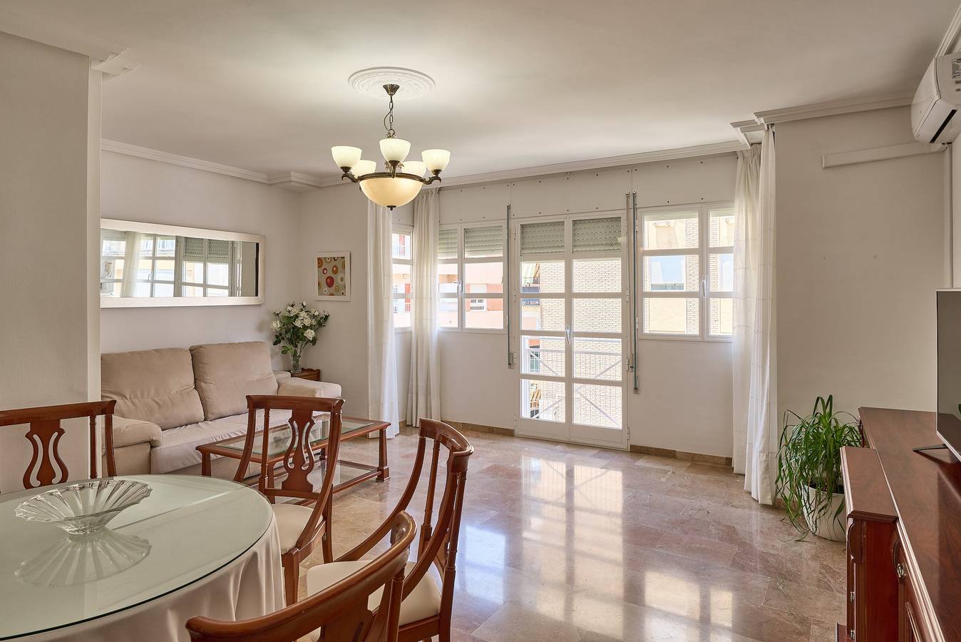 Appartement entier, Appartement 'Apartamento 5 Caballeros' avec balcon, Wi-Fi et climatisation in Puente Genil, Province de Córdoba