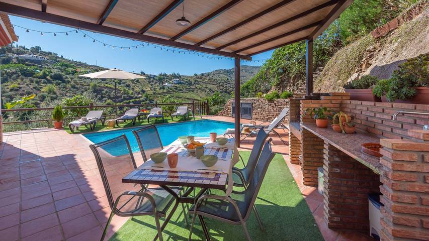 Finca für 6 Personen, mit Balkon/Terrasse und Pool in Cómpeta - 4