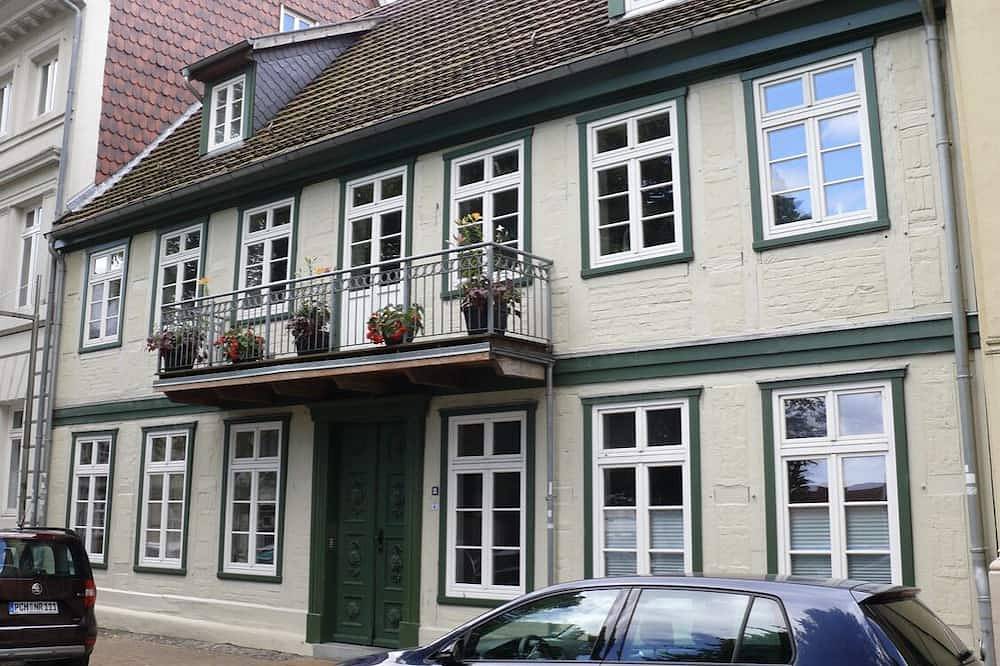 Ganze Wohnung, Unterkunft direkt an der Schelfkirche mit Terrasse in Schwerin, Schweriner See