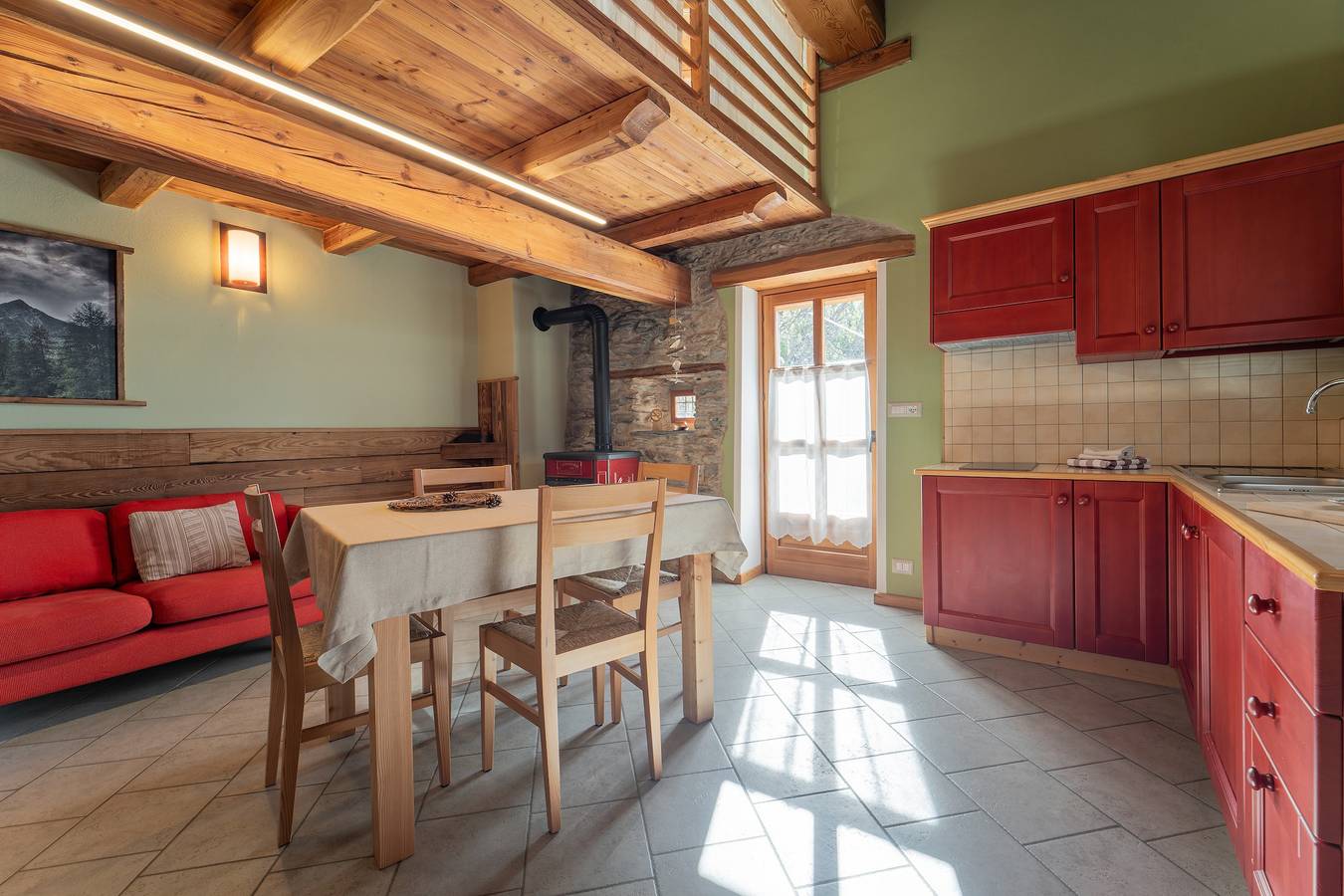 Chalet 'Civico 2' mit Bergblick, Balkon und Wlan in Marmora, Cuneo Provinz