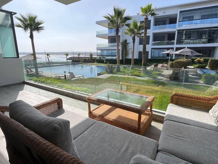 Apartamento de vacaciones para 5 personas, con vistas además de piscina y jardín - 1