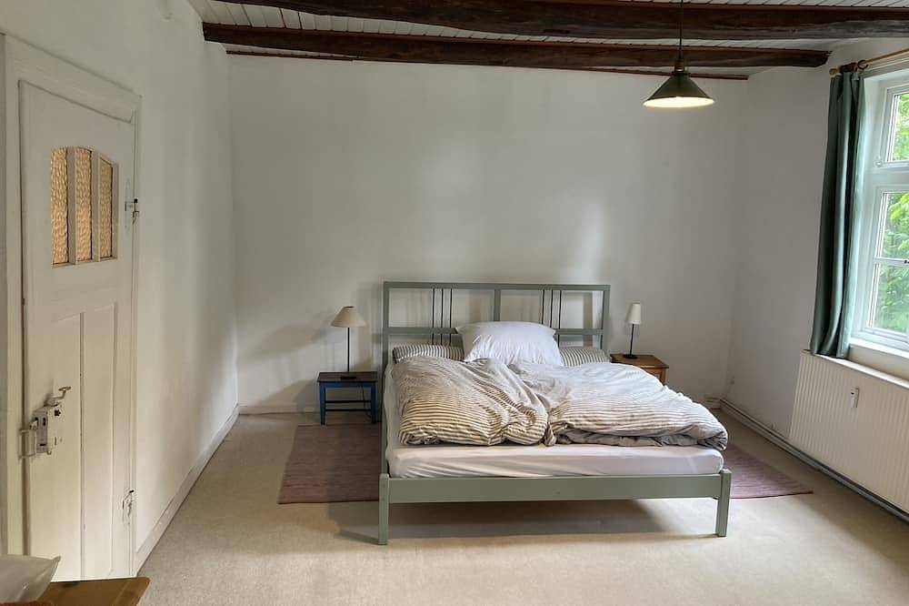 Ganze Wohnung, Stilvolle und helle Wohnung im denkmalgeschützen Fachwerkhaus mit viel Garten in Lüchow, Lüneburger Heide