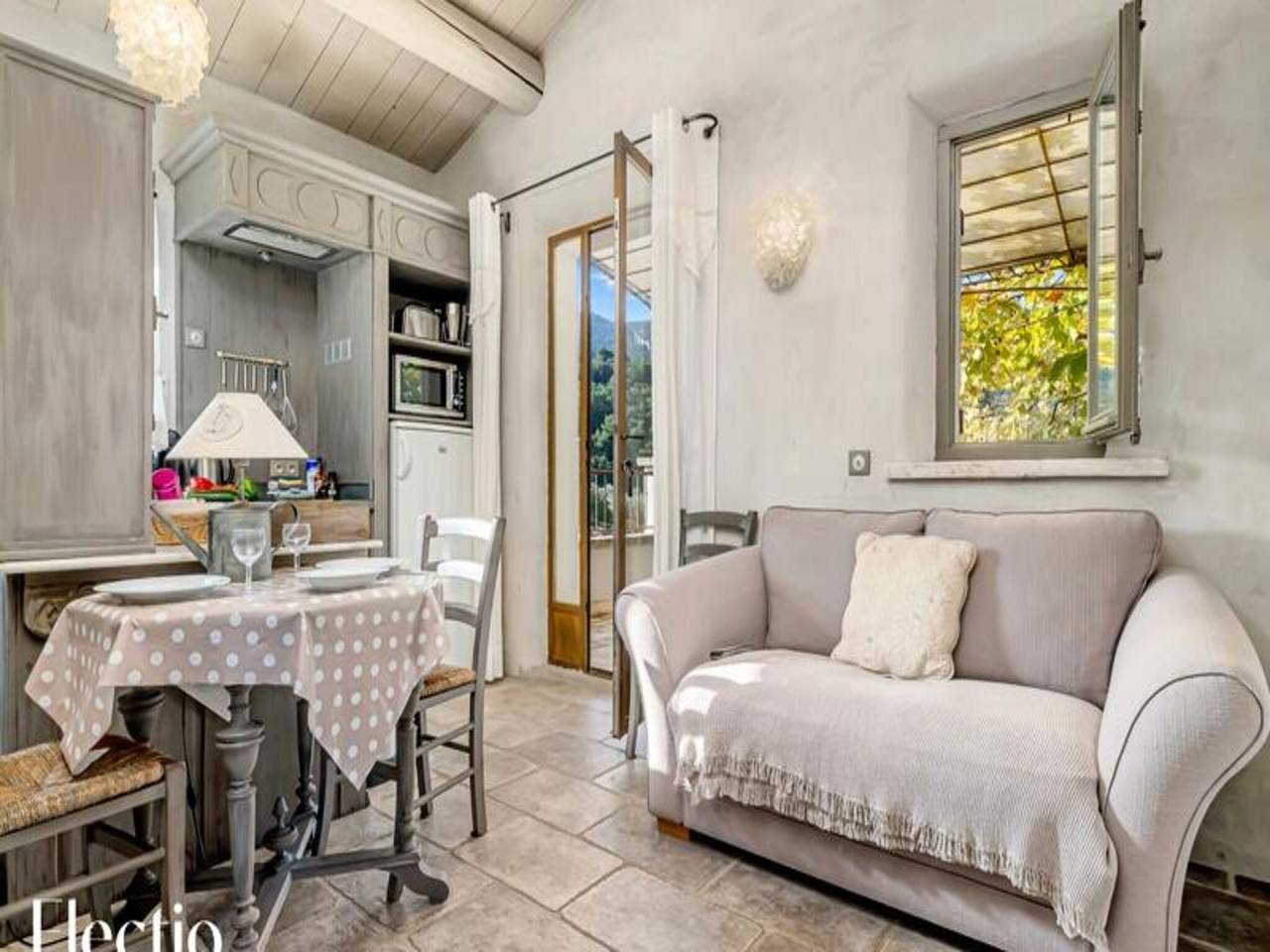 Entire apartment, Apartment in Oppède with Heated Pool in Oppède, Parc naturel régional du Luberon