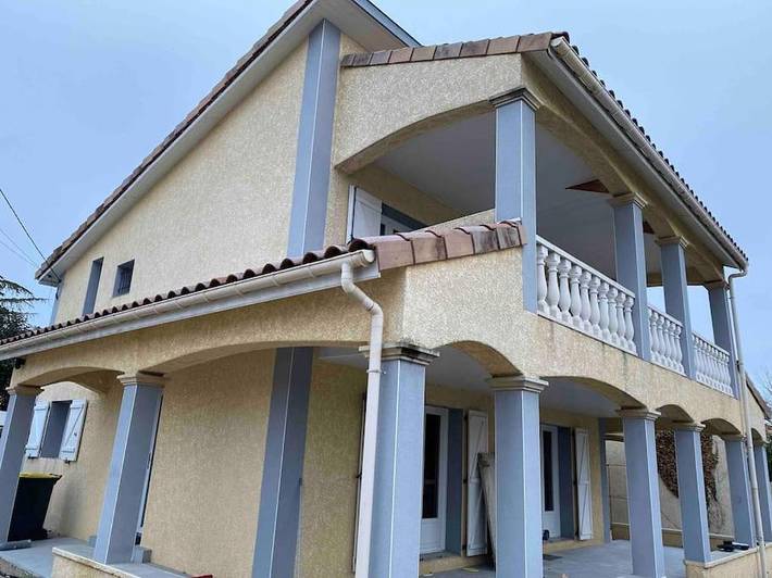 Location de vacances pour 8 personnes, avec terrasse ainsi que piscine et vue, animaux acceptés à Romans-sur-Isère - 2