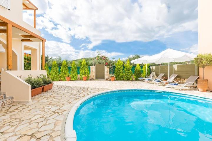 Location de vacances pour 7 personnes, avec jardin ainsi que piscine et vue dans Almirida - 3