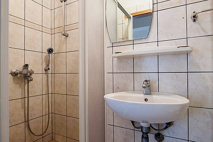 Ganze Wohnung, Apartments Malo Lago - One-Bedroom Apartment with Balcony and Sea View - Attic (Apartment 1) in Dubrovnik-Neretva