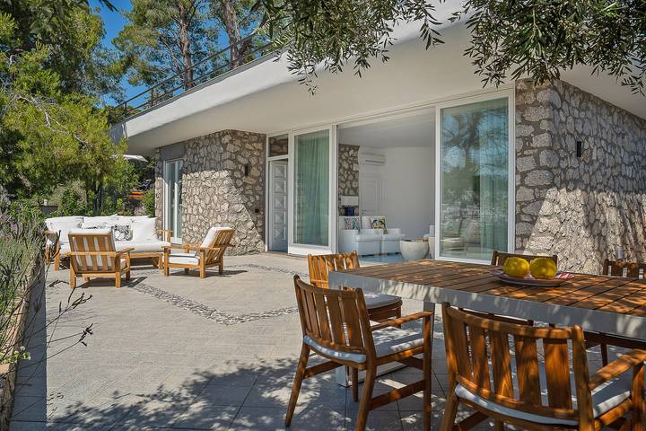Ferienhaus für 6 Personen, mit Balkon und Whirlpool sowie Terrasse und Garten in Capri - 2