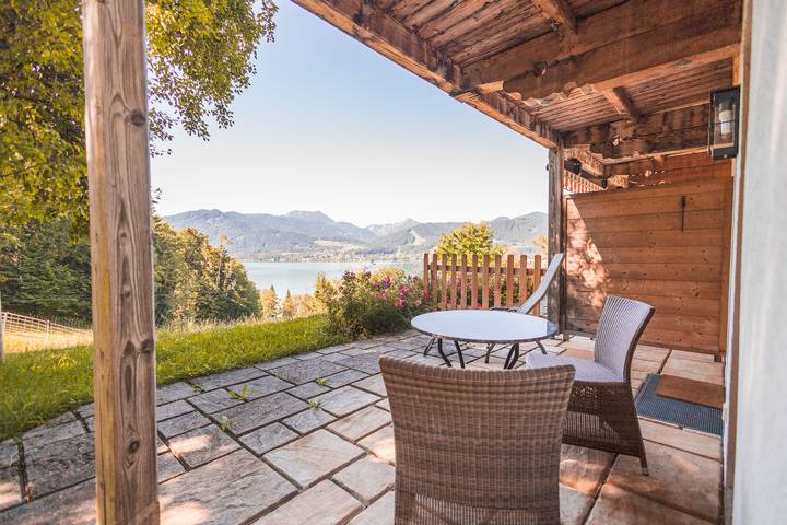 Holiday letting for 2 people, with view and lake view as well as terrace in Tegernsee