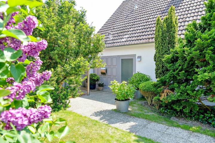 Ferienwohnung für 2 Personen, mit Balkon und Whirlpool sowie Garten