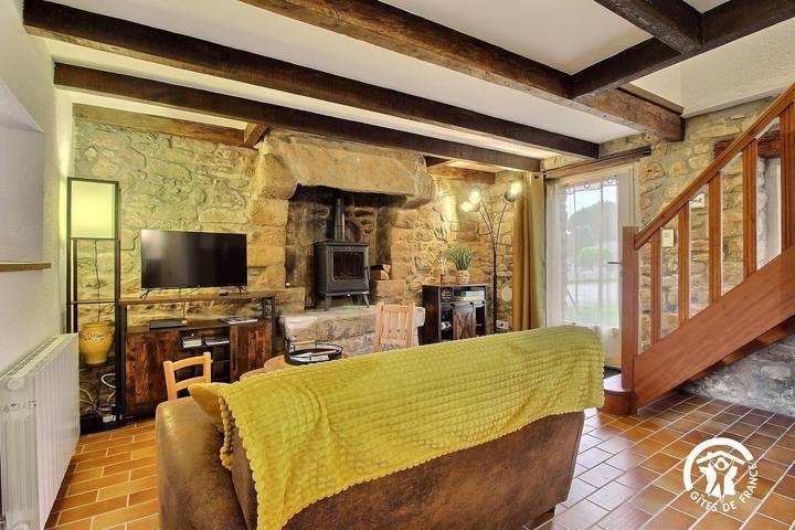 Gîte pour 3 personnes, avec jardin ainsi que terrasse et piscine, animaux acceptés à Locoal-Mendon - 3