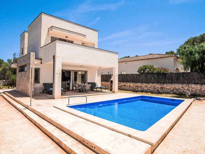 Finca für 4 Personen, mit Pool und Garten in Cala Llombards