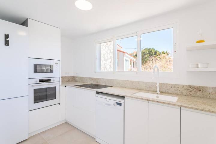 Villa pour 14 personnes, avec vue ainsi que terrasse et piscine à El Campello - 4