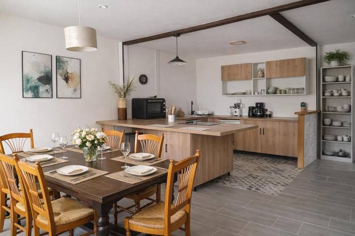 Location de vacances pour 10 personnes, avec sauna ainsi que vue et terrasse, animaux acceptés dans La Tourlandry