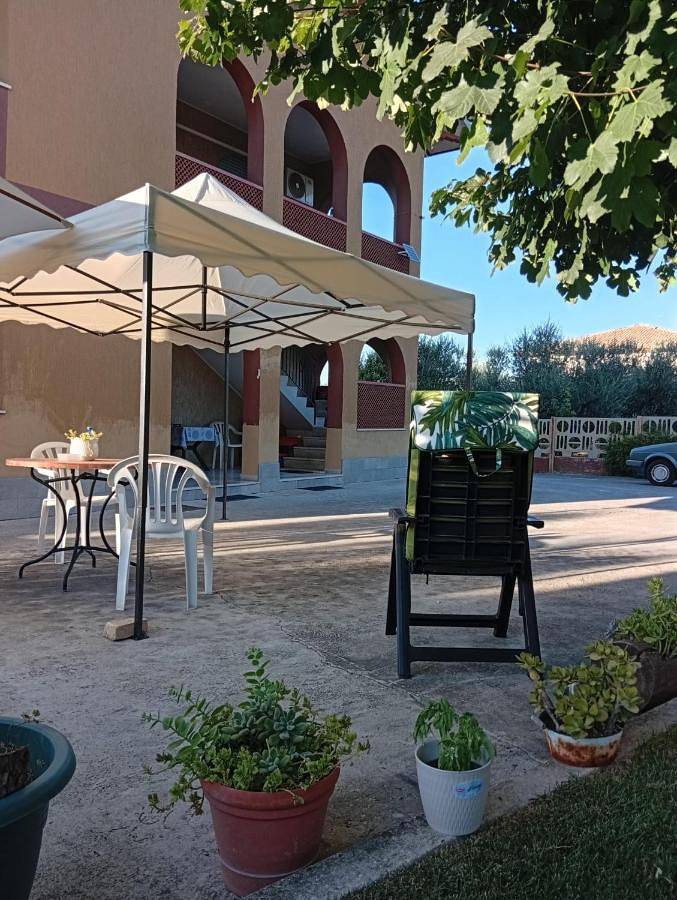 Location de vacances pour 8 personnes, avec Balcon ainsi que Terrasse et Jardin à Rosciano