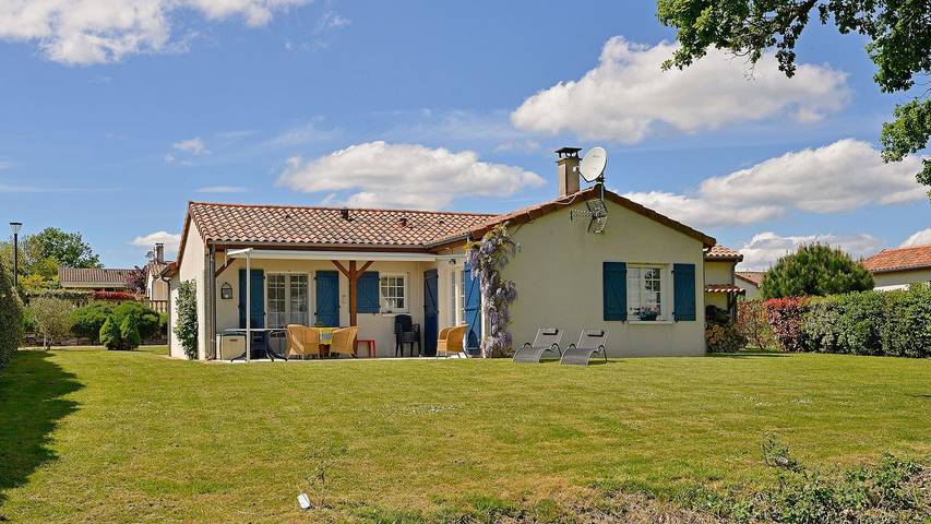 Maison de vacances pour 4 personnes, avec jardin, animaux acceptés à Vasles