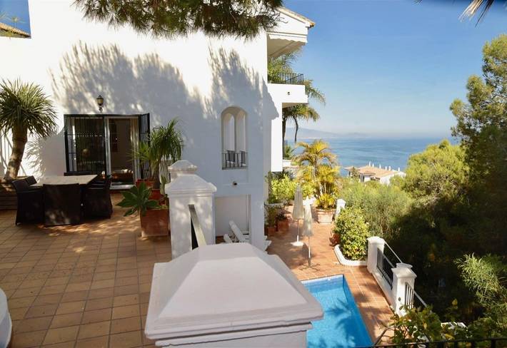 Villa 'Casa Aguamarina' con vistas al mar, piscina privada, terraza, aire acondicionado y Wi-Fi in Playa de los Berengueles (Almuñecar), Almuñecar