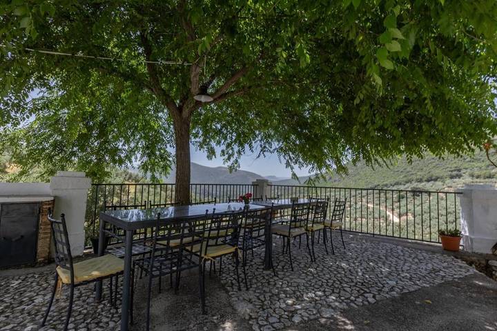 Chalet para 10 personas, con jardín además de vistas y piscina, Se admiten mascotas en Parque Natural Sierras Subbéticas - 3