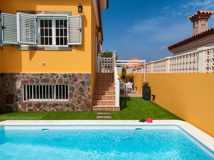 Villa for 8 people, with pool and terrace as well as garden in Maspalomas