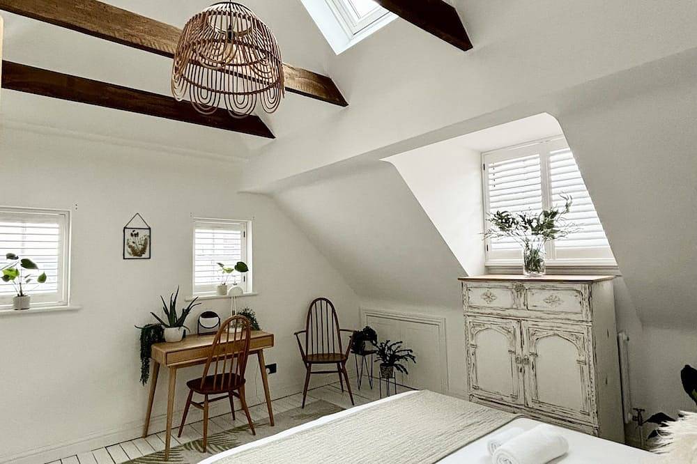 Stunning 3 bedroom & 2 bathroom cottage with patio in Brighton, Sussex