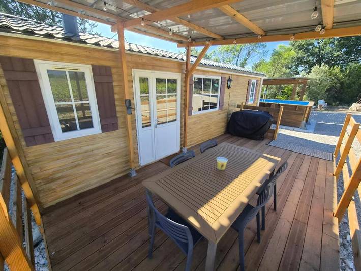Camping pour 4 personnes, avec Terrasse et Jardin ainsi que Piscine et Vue