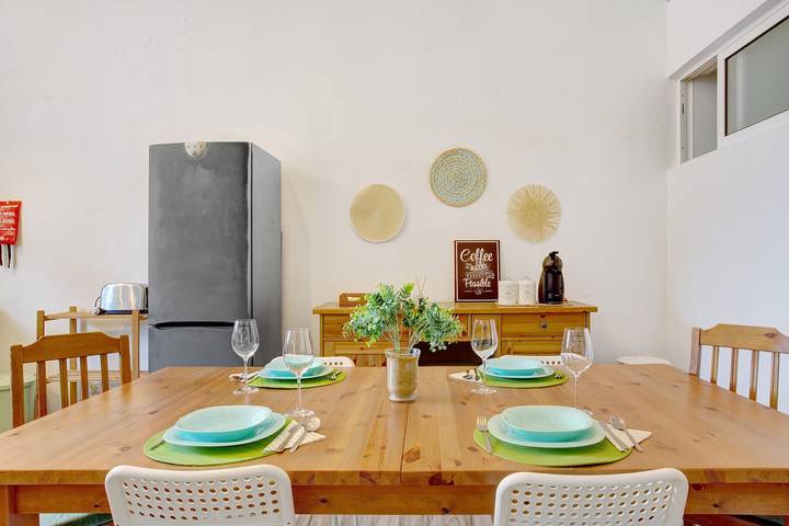 Appartement entier, Appartement « Funchal Boa Nova » avec terrasse privée, Wi-Fi et climatisation in São Gonçalo, Île de Madère