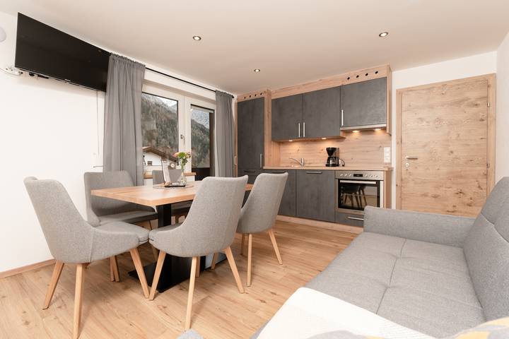 Ferienwohnung für 6 Personen, mit Ausblick und Balkon in Umhausen