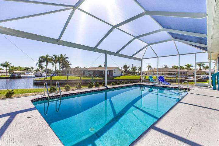 Casa de vacaciones para 6 personas, con terraza y piscina además de vistas al lago y jardín - 1