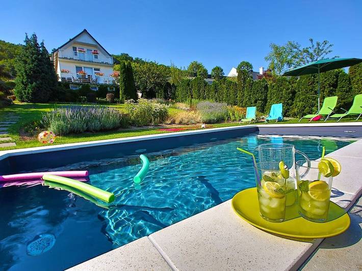 Villa für 8 Personen, mit Terrasse und Garten sowie Pool - 1