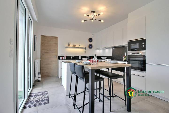 Gîte pour 12 personnes, avec terrasse ainsi que jacuzzi et jardin à Locmariaquer - 3