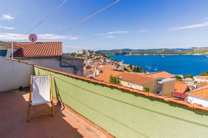 Ferienwohnung für 4 Personen, mit Balkon/Terrasse, mit Haustier in Sibenik
