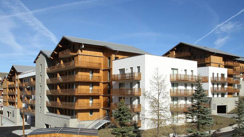 Chalet pour 4 personnes, avec piscine, animaux acceptés à Huez