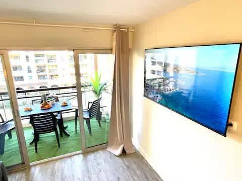 Gîte pour 4 personnes, avec piscine et terrasse dans Office De Tourisme Cannes La Bocca - 4