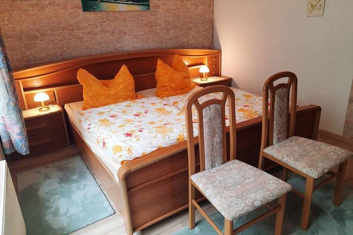 Ferienwohnung für 6 Personen, mit Terrasse und Garten sowie Sauna