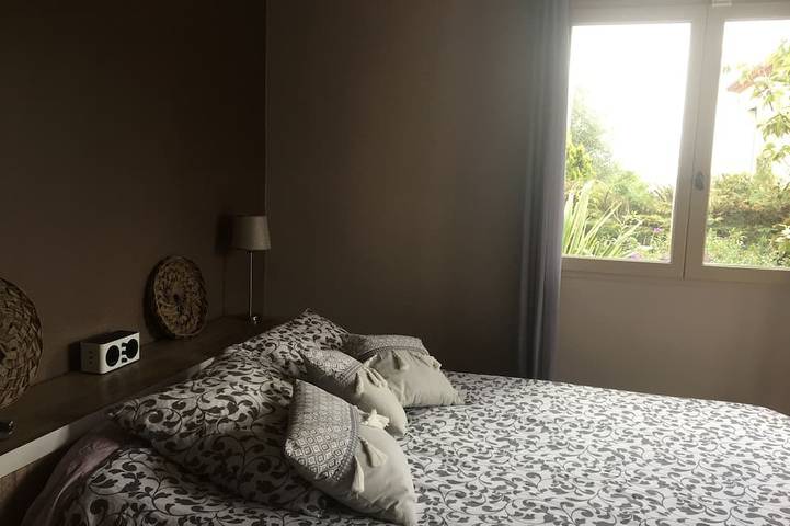 Location de vacances pour 6 personnes, avec terrasse et jardin à Saint-André-de-la-Roche - 2