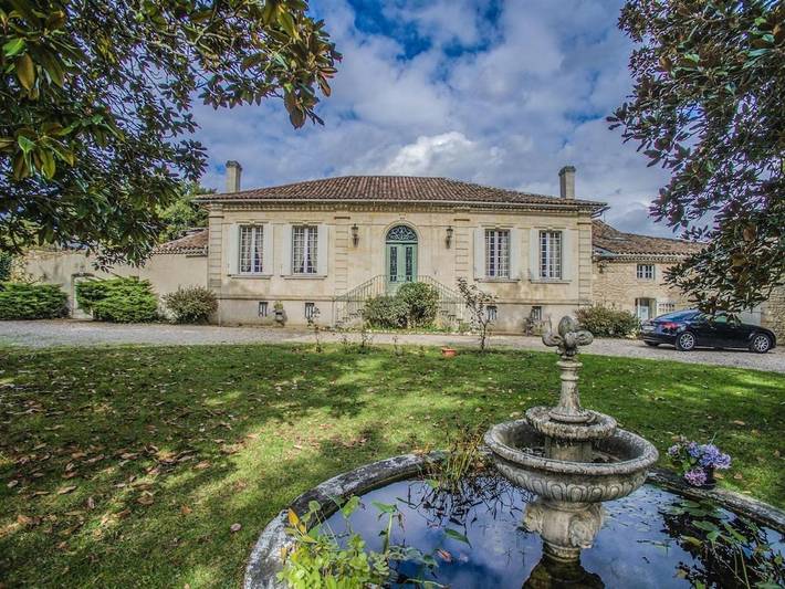 Villa pour 31 personnes, avec Terrasse ainsi que Piscine et Vue