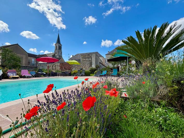 Gîte pour 12 personnes, avec Terrasse et Jardin à Migné