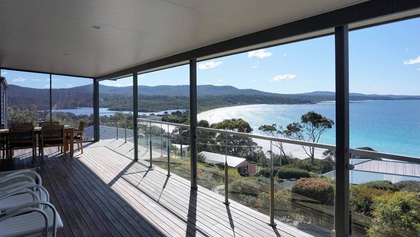 Ferienhaus für 6 Personen, mit Ausblick und Seeblick sowie Garten in Tasmanien