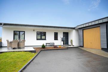 Gîte pour 6 personnes, avec terrasse et jacuzzi à Burbach