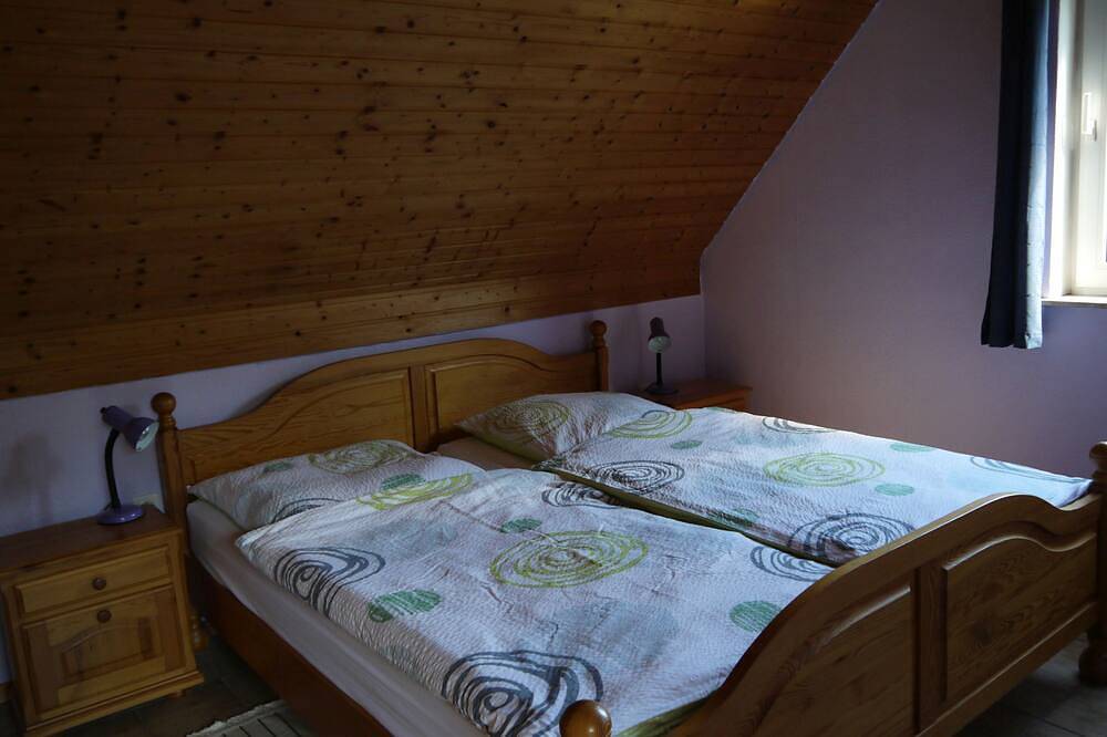 Ganze Wohnung, Ferienwohnung 1 + 2 , 1 Schlafzimmer, max. 2 Personen in Trendelburg, Hessisches Bergland