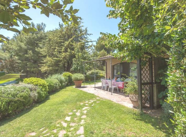 Villa 'Sunflower' with Private Garden and Wi-Fi in Capalbio, Grosseto Province