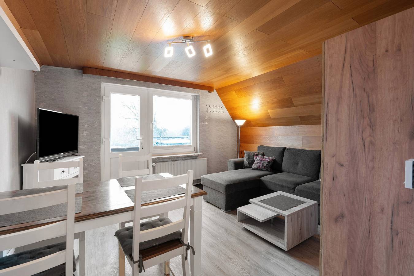 Ganze Wohnung, Ferienwohnung 'Haus Holle B' mit Gemeinschaftsgarten  in Westerkoog, Hedwigenkoog