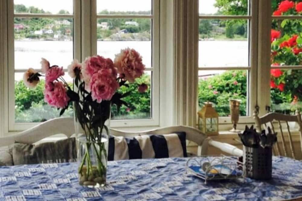 Maritimes Ferienhaus auf einer Insel mit Strand in Sandefjord