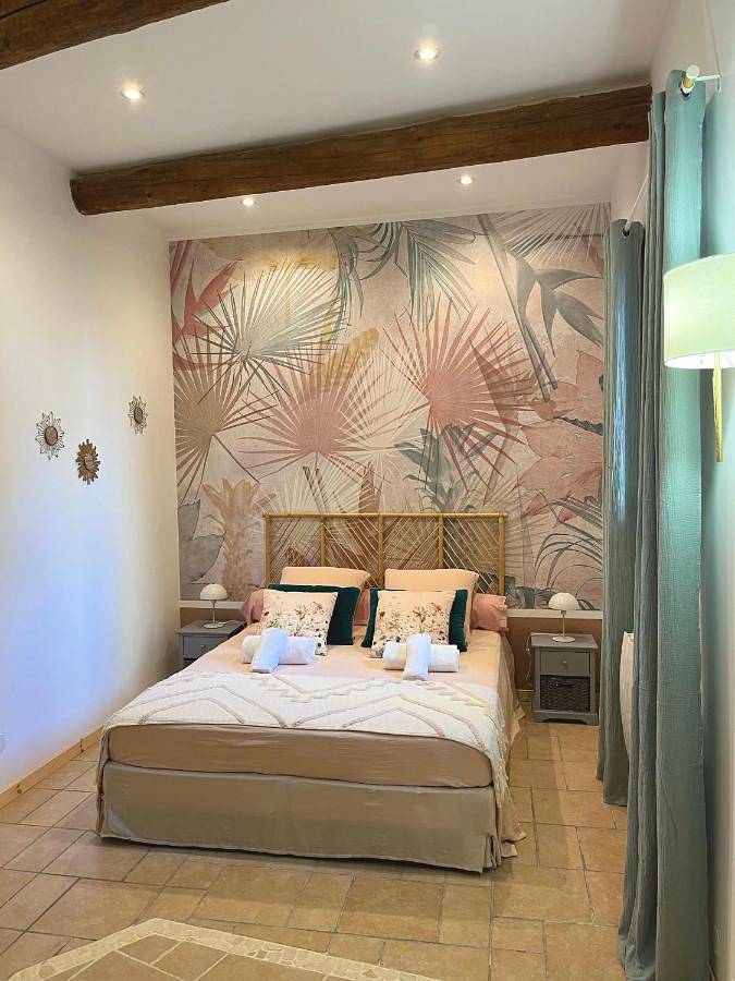 Gîte pour 4 personnes à Saint-Saturnin-de-Lucian