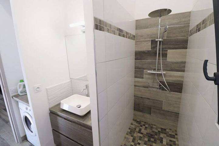 Maison Pour 4 p. Dans une Pinède D'un Mas Languedocien Avec Piscine et Jacuzzi in Saint-Just, Costa mediterránea (Francia)
