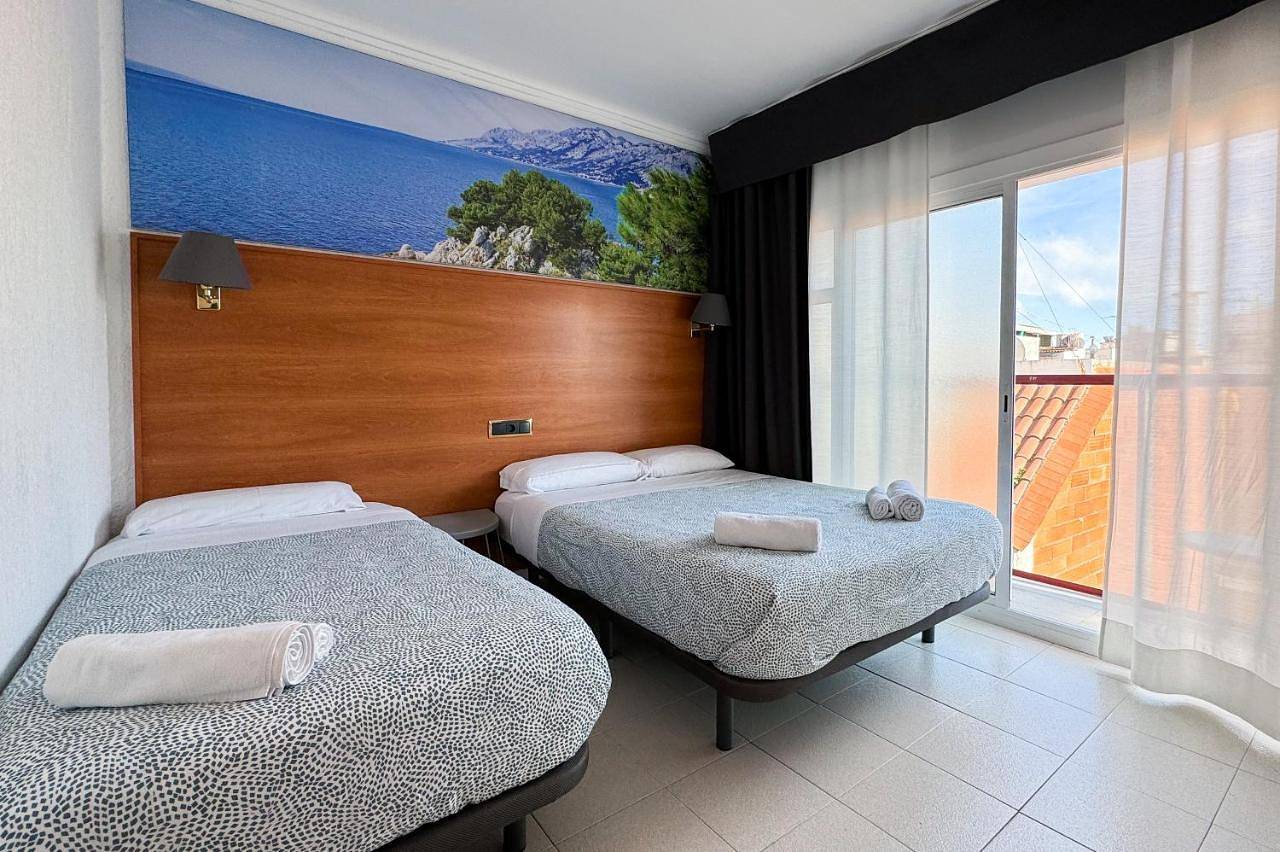 Hotel Maremagnum in Central Lloret de Mar, Lloret de Mar