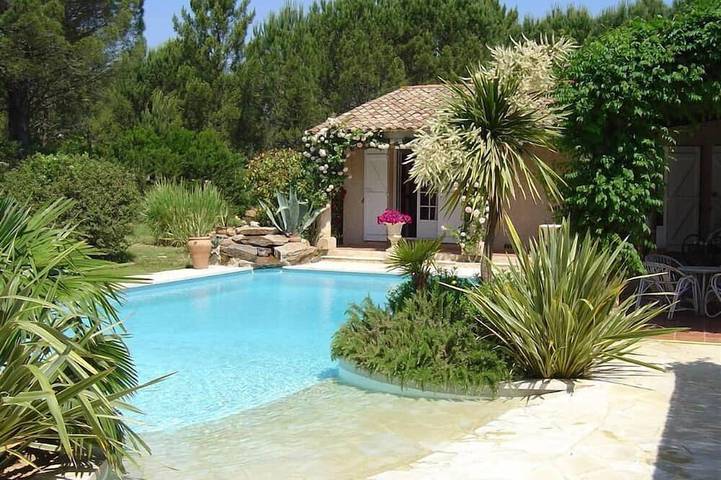 Ferienhaus für 6 Personen, mit Terrasse und Garten in Cogolin