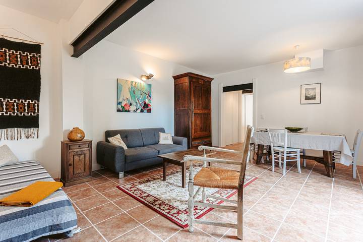 Gabae - Les Volets Gris: Comfortable Holiday Home with Wi-Fi and Remote Work Space in Puyravault, Rochefort region